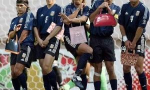 В Англії футболістам заборонили плювати на поле