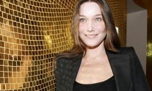 У Франції вийшла скандальна книга про Карлу Бруні