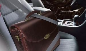 Дамські сумочки вдвічі полегшали