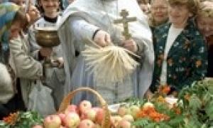 Православні святкують Яблучний Спас