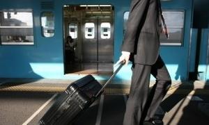 У токійському метро пасажир розлив соляну кислоту