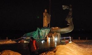 Обвалився пам'ятник засновникам Києва