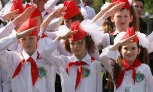 У Білорусі ввели політінформацію в дитячих таборах 