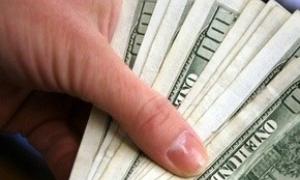 Американський хлопчик знайшов на смітнику $ 8 тисяч