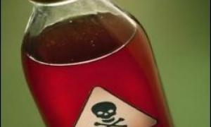 13-річна дівчинка випила отруту, бо боялась покарання батьків