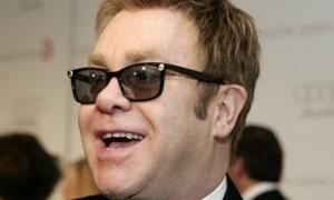 Елтон Джон повернеться на сцену через два тижні