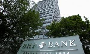 Німкеня прийшла грабувати банк з п'ятирічною донькою