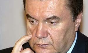 Янукович вирішив вчити мову, щоб не осоромитися перед онуком