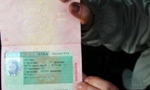 Польща вимагає від українських заробітчан страховки польської компанії