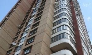 У Києві мати стрибнула з восьмого поверху разом із немовлям
