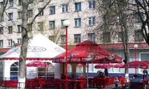 Кількість літніх кафе та ресторанів зменшиться на 30% і більшість працюватиме без ліцензій