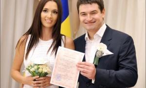 Наречена Андрія Ющенка одягла у РАГС простеньку сукню
