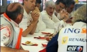 Вісім команд 