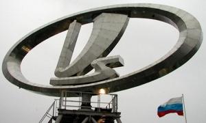 Російський «Автоваз» зупиняє виробництво до осені  