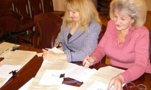 Виборцям у Римі та Неаполі не вистачило бюлетенів