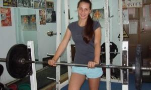 Всього за рік занять 15-річна лучанка стала чемпіонкою з пауерліфтингу