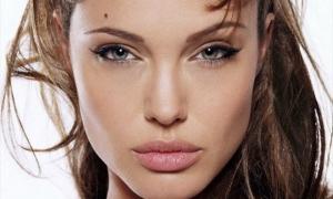 Анжеліна Джолі відвідала Ірак