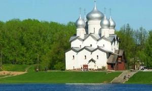 Громадяни найбільше довіряють церкві, найменше — банкам
