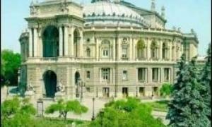 Артисти Одеської опери збунтувалися проти Мінкульту