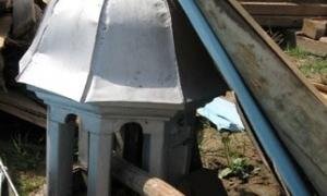 На Львівщині священик з паствою зруйнували церкву XVI століття