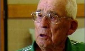 Дідусь на 87-річчя нарешті отримав атестат про середню освіту