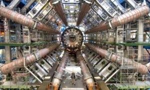 Учені впевнені, що адронний колайдер зламав Бог
