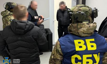 Заробляли на укриттях для літаків