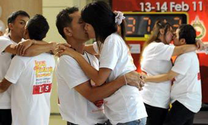 В Таїланді встановили новий «поцілунковий» рекорд