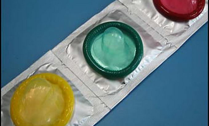 Південна Африка відмовилась від китайських презервативів через їх розмір