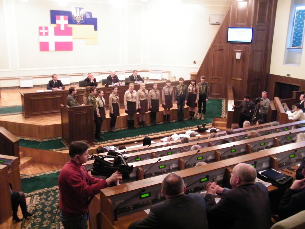 Сесія розпочалася із Вифлеємського вогню