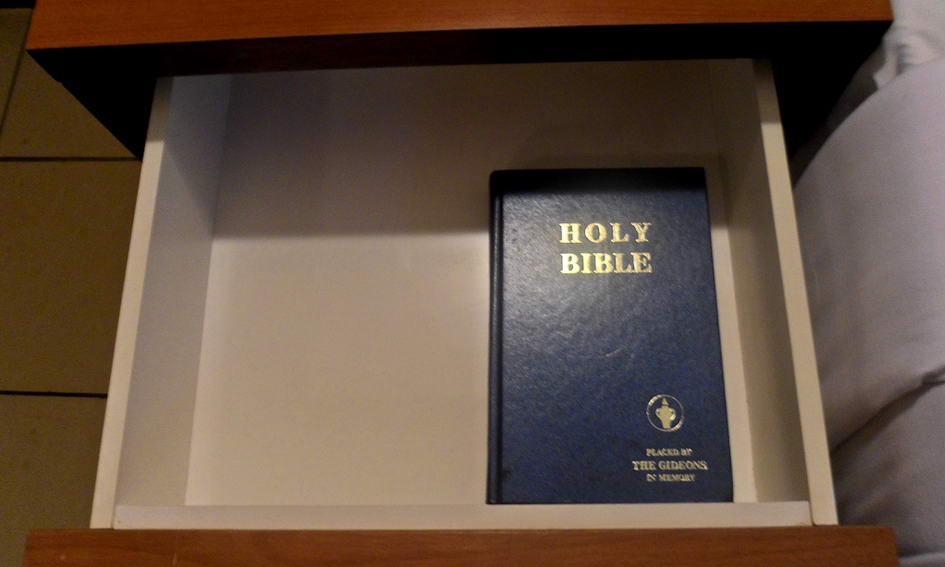 У британському готелі Біблії замінили електронними книгами