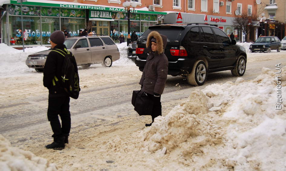 Мер Луцька подякував підприємцям за розчищення снігу, а деяких присоромив за бездіяльність