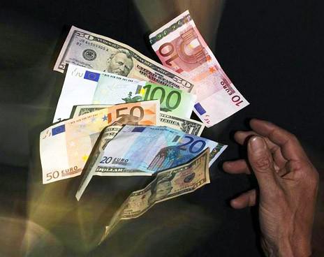 Заробітчани по всьому світу переказують родинам понад $500 мільярдів на рік
