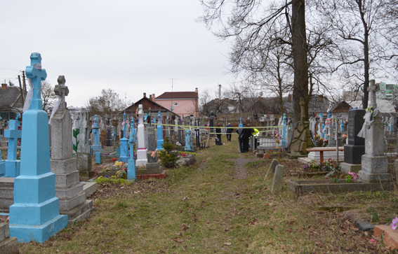 У Володимирі-Волинському на кладовищі знайшли тіло 17-річного хлопця