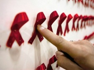 У Китаї виявили новий вірус СНІДу, що передається через кашель