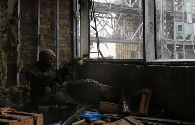 В ніч на понеділок бойовики продовжили здійснювати провокативні обстріли позицій українських воїнів в зоні АТО