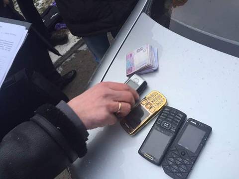 У Рівному на хабарі затримали працівників СІЗО