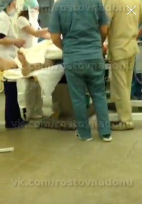 У Ростові-на-Дону санітарка в прямому ефірі показала операцію з лікарні