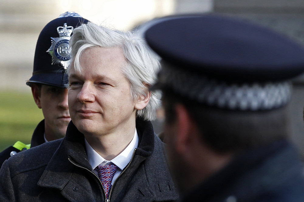 Засновник «Wikileaks» Джуліан Ассанж готовий здатися британській поліції