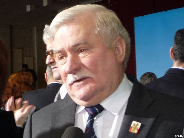 Валенса спростував співпрацю зі спецслужбами за гроші