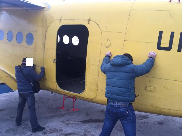 На Тернопільщині затримали контрабандний літак