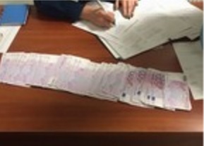 Троє жителів Донбасу намагалися у спідній білизні вивези до Туреччини валюту