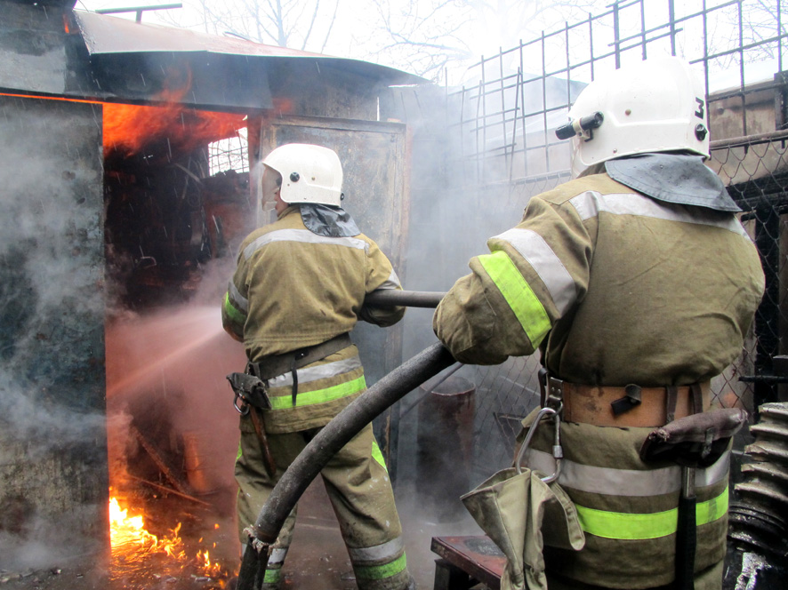 Рятувальники ліквідували пожежу на території ПАТ «Полтаваобленерго»