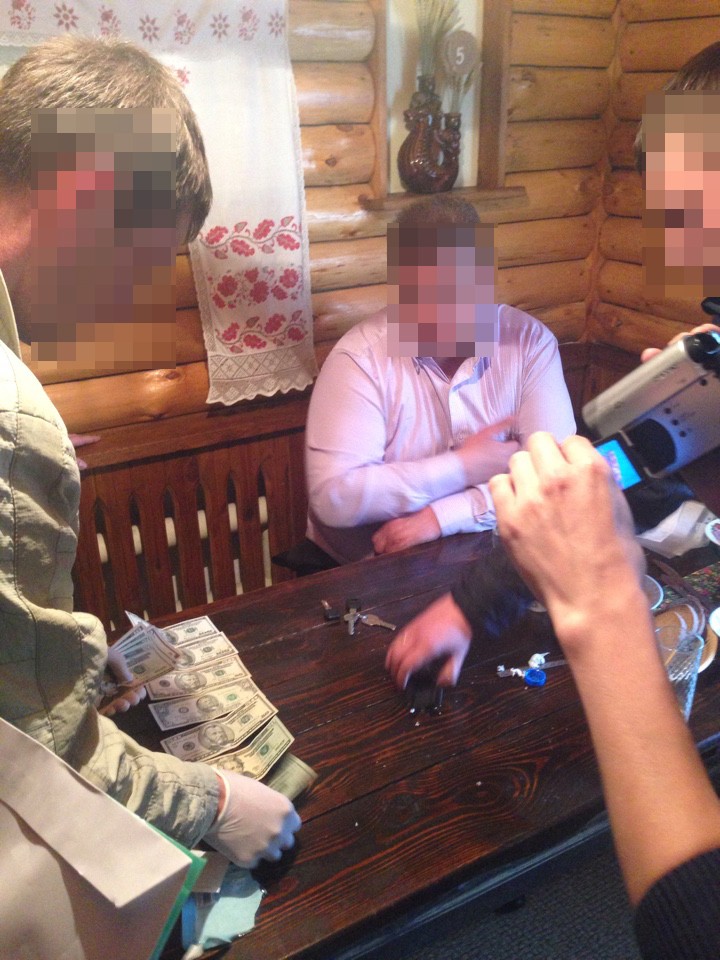 СБУ затримала на хабарі ще одного високопосадовця з митниці