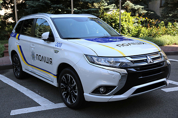 У МВС презентували екологічний поліцейський автомобіль