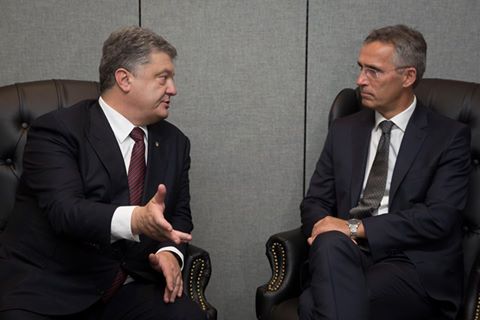 Петро Порошенко обговорив із Єнсом Столтенбергом подальшу реформу оборонного сектора України