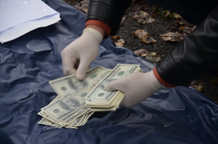 На хабарі затримали одного з керівників відділення Фонду держмайна в Івано-Франківській області