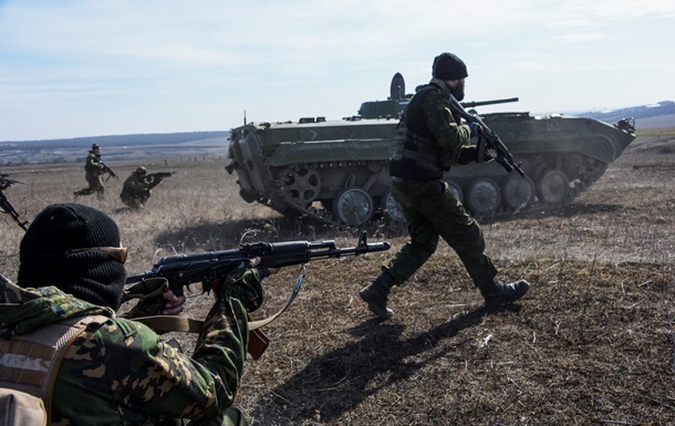 Окупанти не припиняють обстрілювати українські позиції