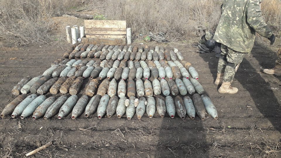 СБУ виявила три схованки з великою кількістю боєприпасів у районі проведення АТО