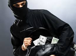Житель Покровська намагався вивезти вкрадені 1,5 мільйона гривень